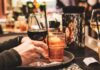 Aperitivo we Włoszech: ile kosztuje drink, jak działa bufet i co wypada nałożyć Aperitivo we Włoszech: ile kosztuje drink, jak działa bufet i co wypada nałożyć